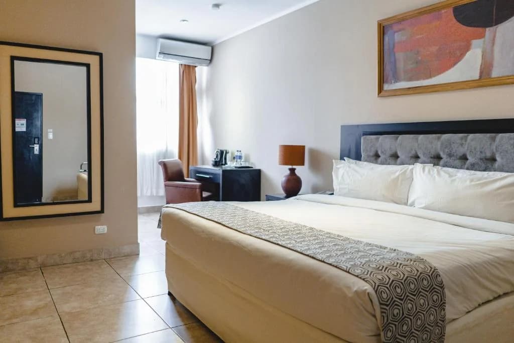 Standard King Room - 2